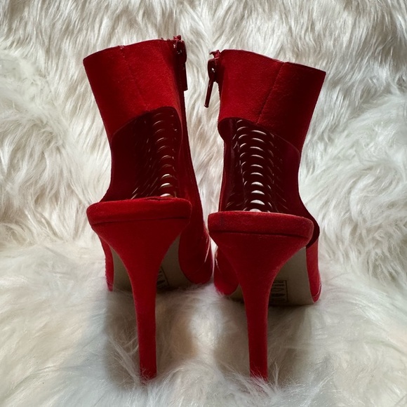 Qupid Red Sandals with Laser-Cut Design - Picture 5 of 10